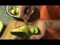 Как выбирать и чистить авокадо