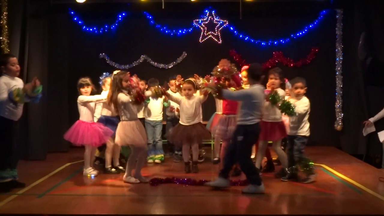 Actuación de la clase de 5 años en la Navidad de 2017 en el Colegio José María Párraga de El Palmar.