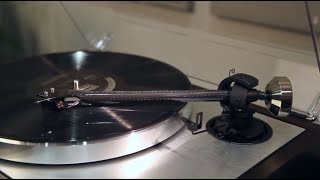 Pro-Ject Classic Turntable – Audio Advisor