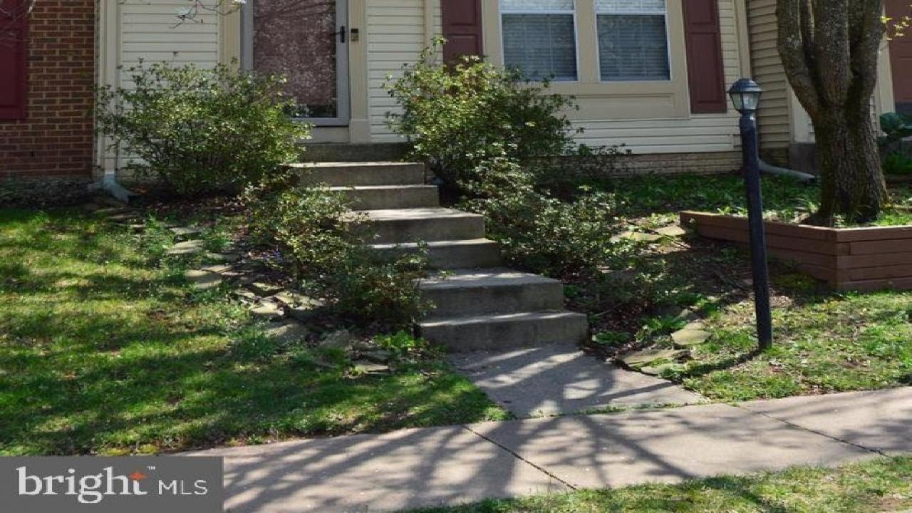 43859 CHLOE TERRACE, ASHBURN, VA Presented by Minjin Byun.