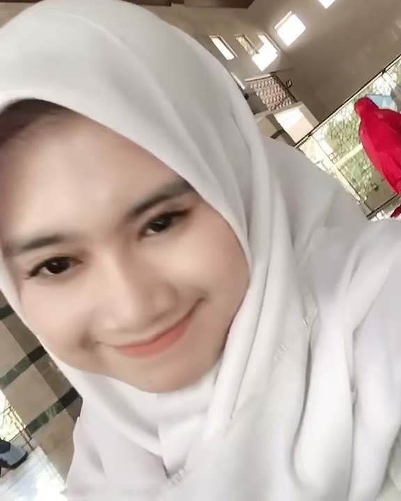 cewek cantik nyuruh sholat auto semangat😎😁