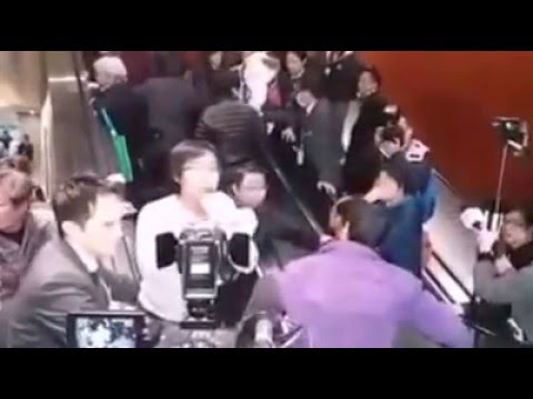 11/3【反對陳鑑林粗暴剪布通過高鐵撥款 市民衝入立法局大堂内】