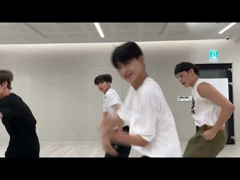 SEVENTEEN 'World' by Trainee A