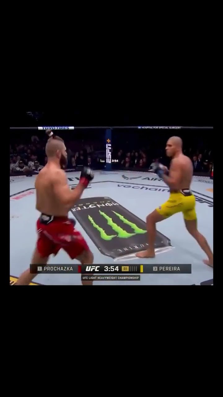 This fight was ? Via - @ufc #ufc #mma #combatsports
