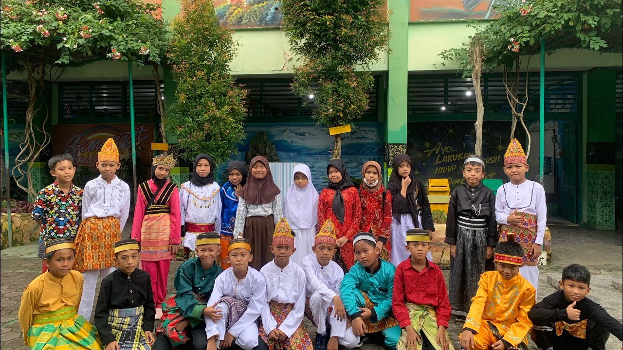 PERINGATAN HARI PENDIDIKAN NASIONAL (HARDIKNAS) 2023 DI SDN 002 BALIKPAPAN BARAT