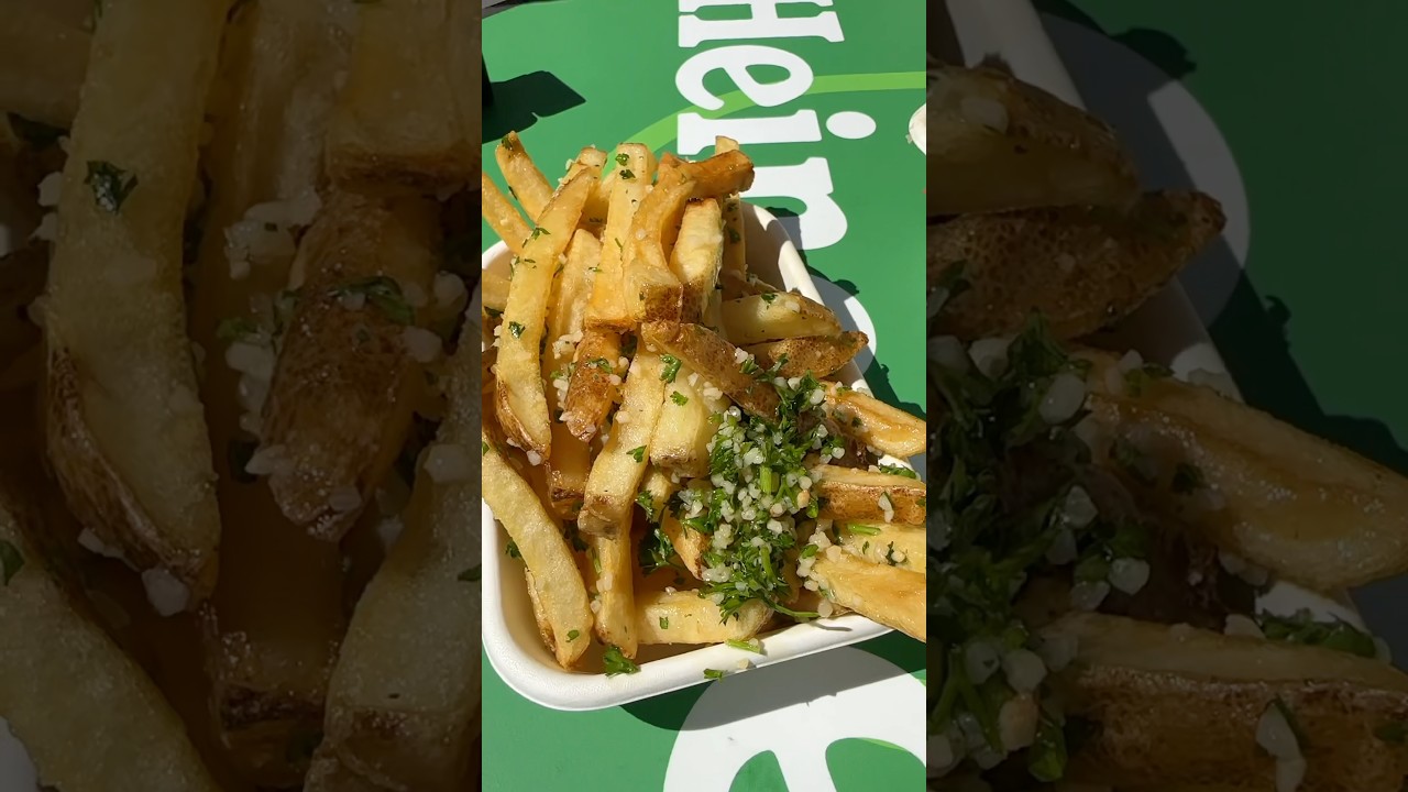 Does Oracle Park have the best stadium food in the country?! 