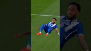 Auba nenustoja verstis per galvą 🤸