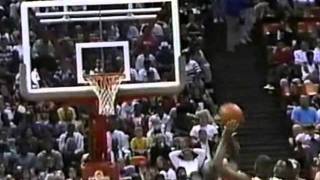Mookie Blaylock Blocks Michael Jordan vs Bulls (1993)