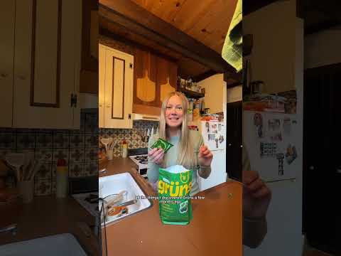 The easiest and most travel friendly way to get my daily greens in @grunsdaily #GrünsPartner