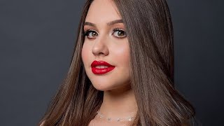 See EMELLY RAÍSSA▶️ Lovely Curvy fashion model  