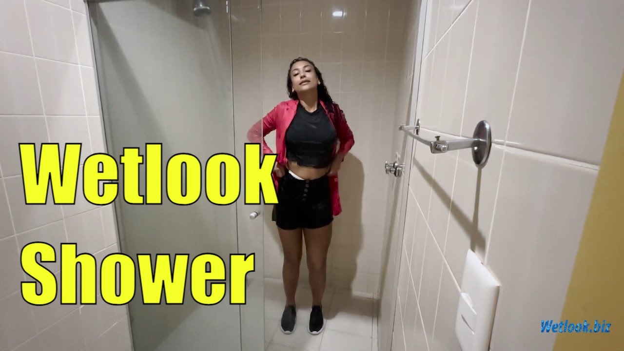⁣Wetlook girl in shower | Wetlook shorts | Wetlook curly girl