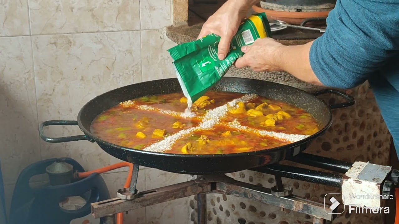 Como hacer una Paella de pollo y costillas