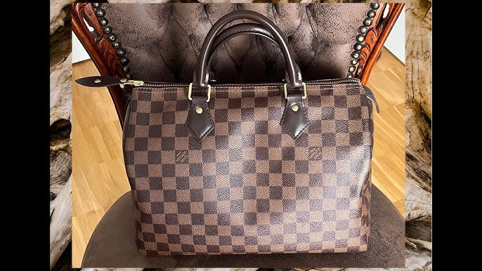 Mica on X: Review and what's in my bag, with the #LouisVuitton damier  ebene speedy 30!  #whatsinmybag #bagoftheday  #Lvspeedy #speedybandouliere #showmeyourspeedy  / X