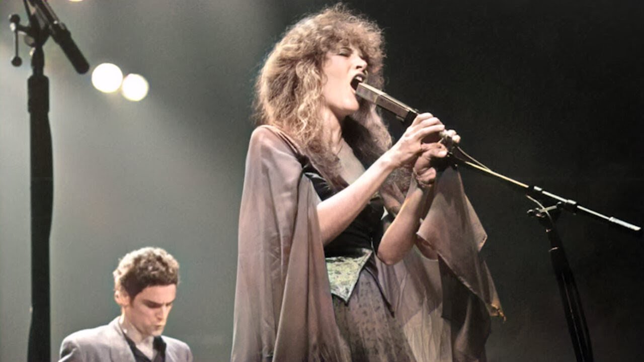 Obejrzyj FIREFLIES 1980 - Stevie Nicks - Fleetwood Mac - Lindsey Buckingham - Mick Fleetwood Christine McVie w YouTube Obejrzyj FIREFLIES 1980 - Stevie Nicks - Fleetwood Mac - Lindsey Buckingham - Mick Fleetwood Christine McVie w YouTube