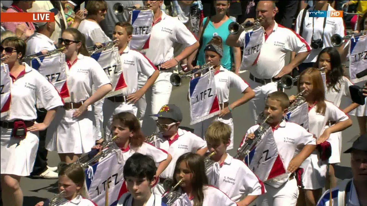 1 Triebeser Fanfarenzug 1 TFZ beim Thüringentag 2015 in Pößneck