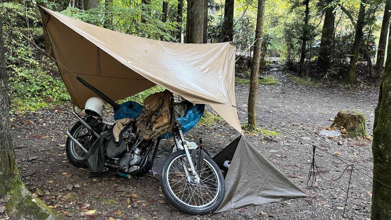 全身ずぶ濡れでも楽しむバックパックバイクソロキャンプI enjoy motorcycle camping even when I get soaked to the bone.