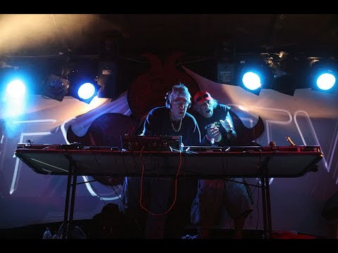 1200 Micrograms - Alien Alert
