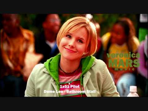 Veronica Mars 1x01: Dame Lee - Bathroom Stall