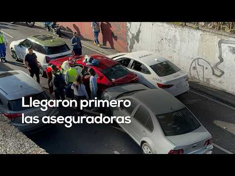 PILEUP ON VIADUCT | At least 10 vehicles crash in Mexico City
