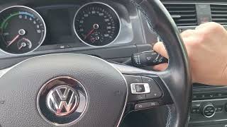 Volkswagen e-Golf: How to turn on/off rear wiper?