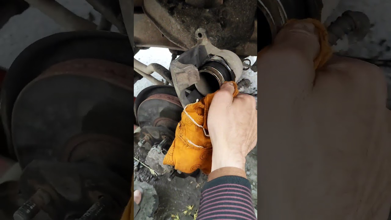 Stuck Brake Caliper? Easy Fix! 🔧#Shorts #BrakeRepair #CarMaintenance #Mechanic