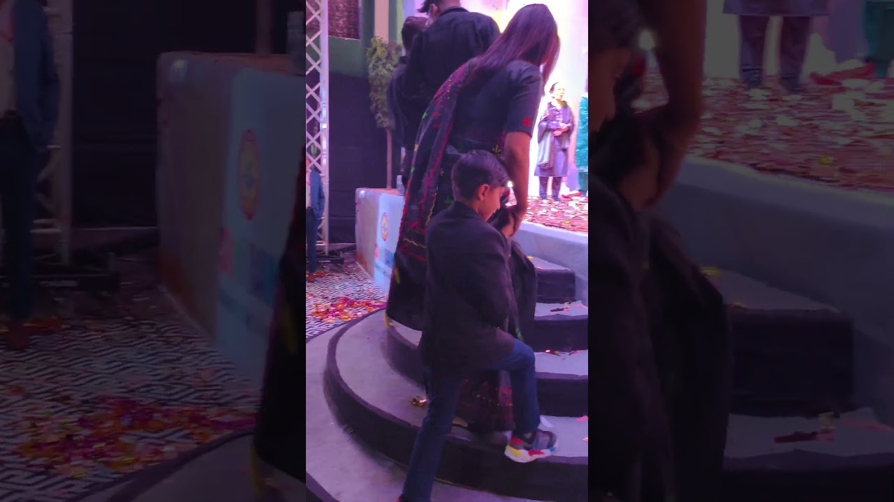 Preeti Mam को मिला award 🔥🤩 #ics #icscoachingcentre #preetimam #preetimamics #parimalsir #babitamam