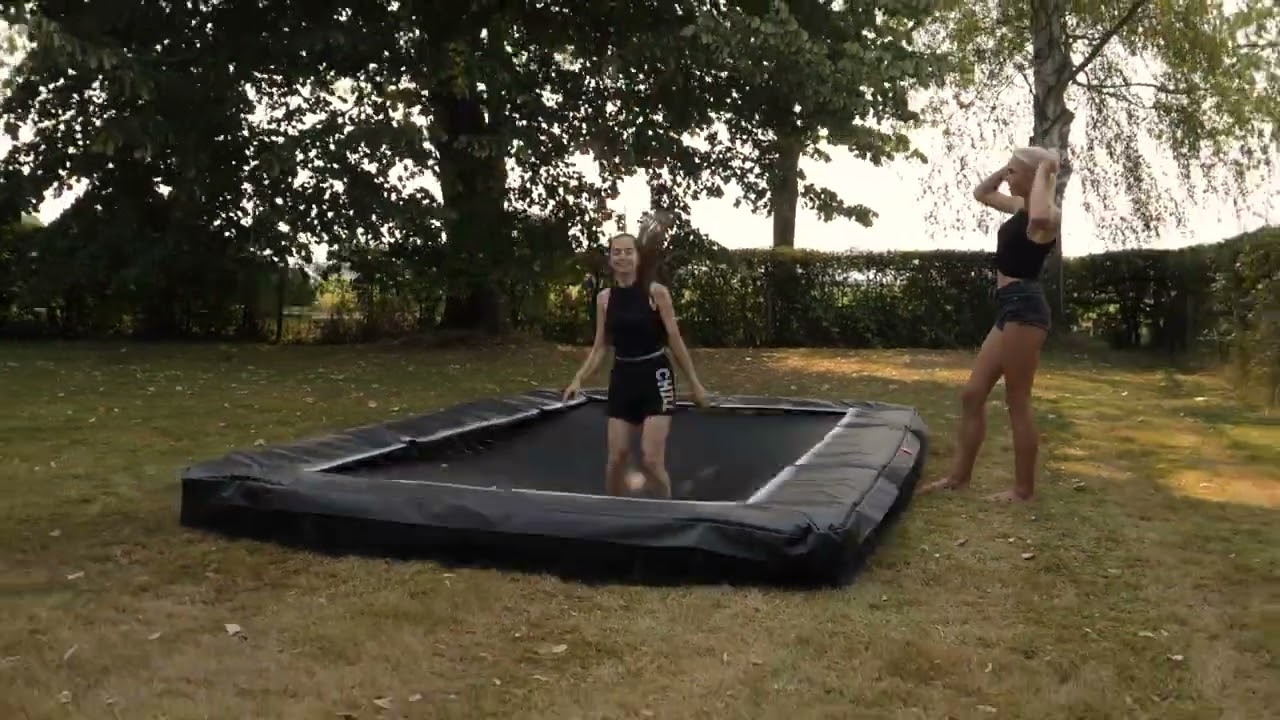 Nuevos modelos Inground BERG. Camas elásticas a nivel de piso en Juguetería Renner