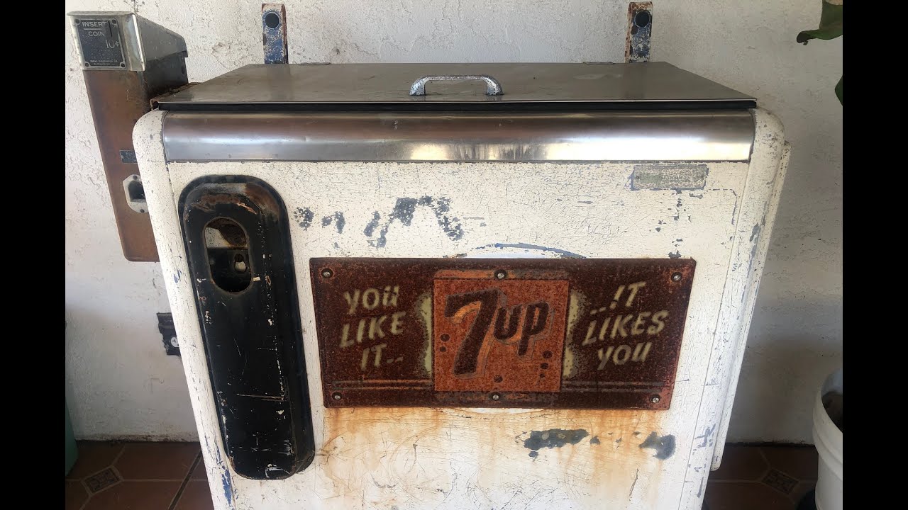 1950s/1960s Vintage 7 Up Coin Operated 10 Cent Vending Machine
