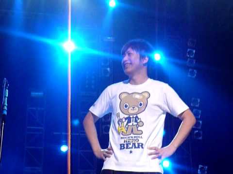 D.N.A 五月天墨尔本演唱会 - 阿信 is so cute!!!!!