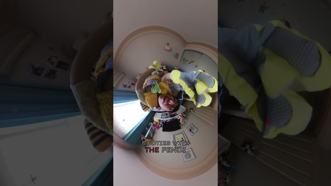 in my Pocket, I’m Polly 👯‍♀️👯‍♀️👯‍♀️ FĒI out now 