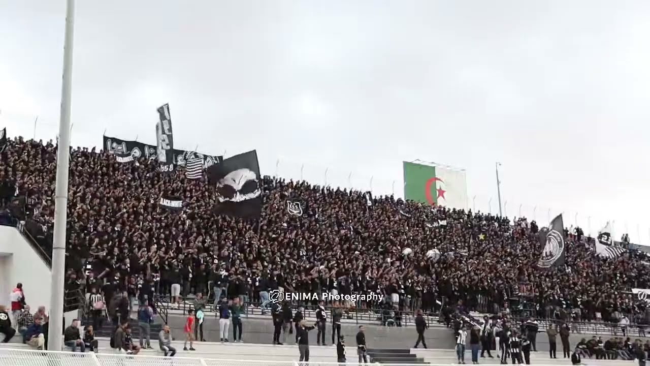 Ultras inferno|أداء رهيب من أولترس انفرنو المشجعة للنادي وفاق سطيف الأغنية {صوت الحرية}