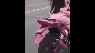 Viral LUAR Biasa Cewek Naik Motor Besar Yang Keren Warna Ping dan Cantik