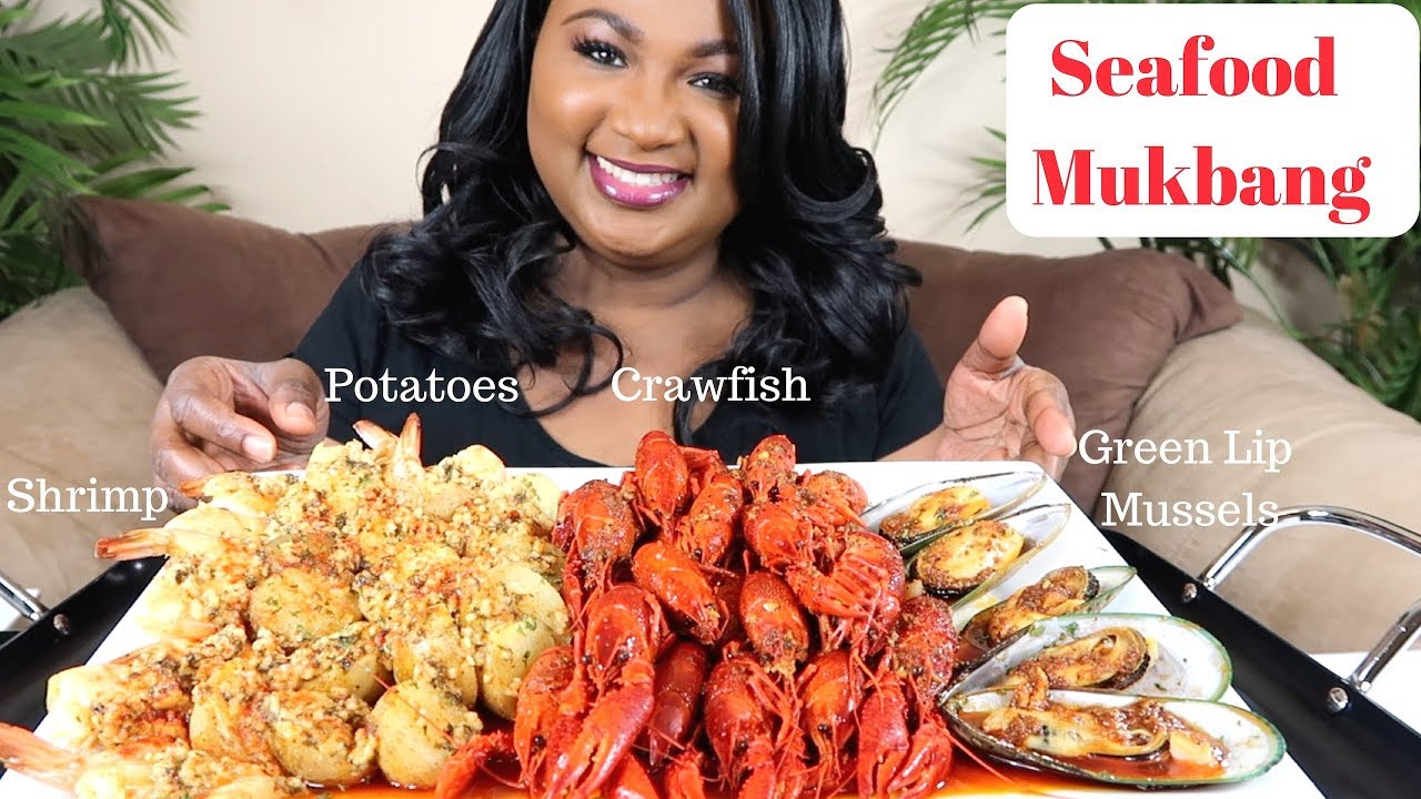 SEAFOOD BOIL MUKBANG , CRAWFISH , GREEN LIP MUSSELS , SHRIMP , JUICY CRAB SAUCE - YouTube
