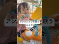 ピアノを弾きながら熱唱しています😂👏👏
