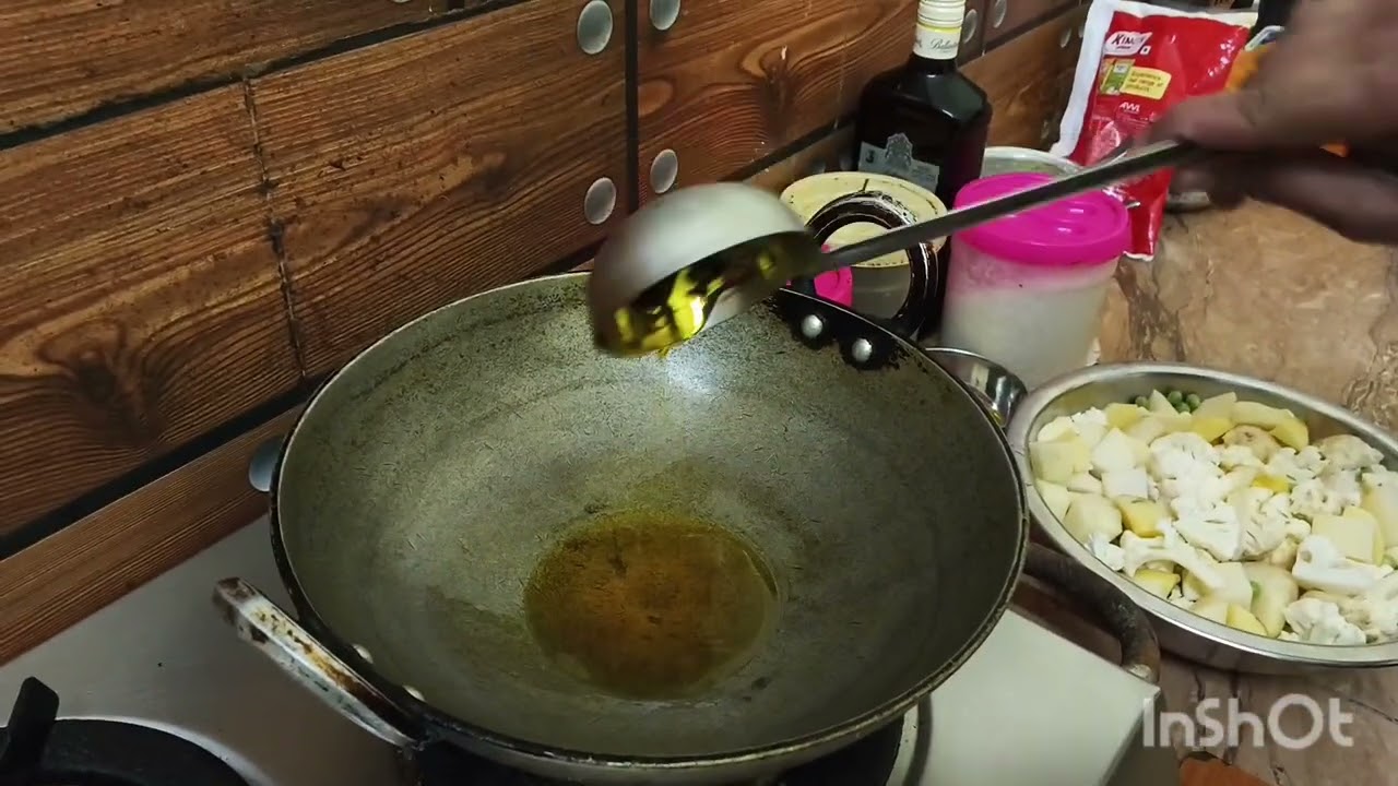 Aaj banaya mene allo mattar tamatar 