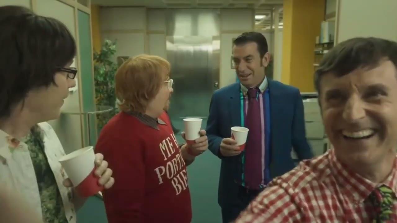 Camera Café 2022 | Razonablemente feliz