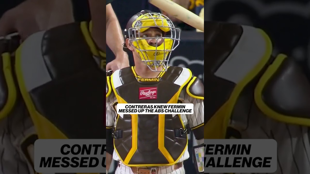 Just some fun between two backstops 😂 #MLB #PADRES #CATCHERS