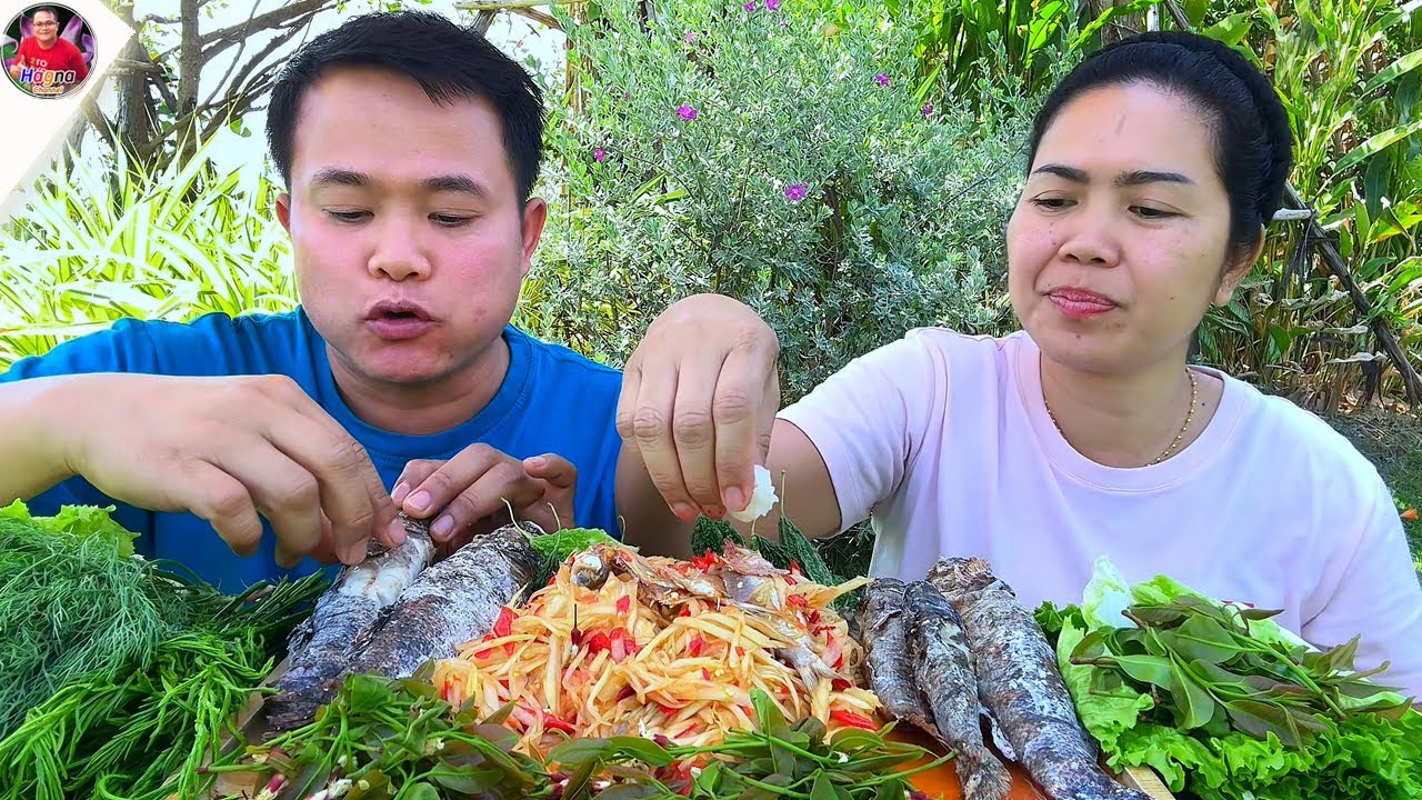 ปิ้งปลาน้องเมียบู่พี่อ้าย แกล้มตำหมากหุ่ง ยอดผักขาแซ่บๆ เข้ากันดีคัก