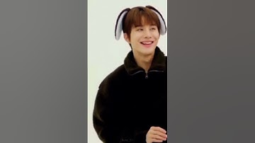 Jungwoo keep getting flustered from Jaehyun