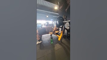 Week 1 : Comp bench 4x87,5kg RPE 6 backoff set 3/3