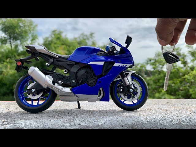 Maisto Yamaha YZF R1 1:12 Scale diecast Metal Model Miniature Show  Motorcycle, for Collectors, Gifting, Décor and Love of Biking