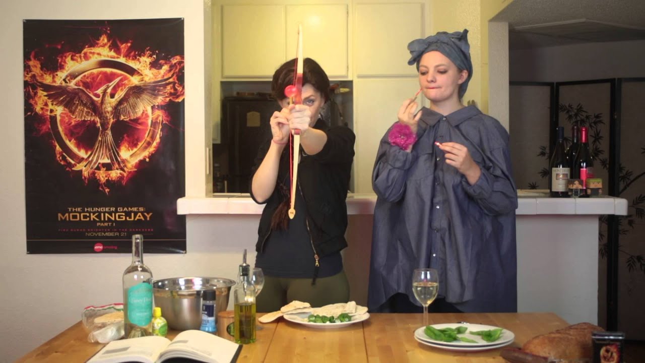 "The Hunger Games" Katniss makes Goat Cheese Balls - Cosplay Cuisine