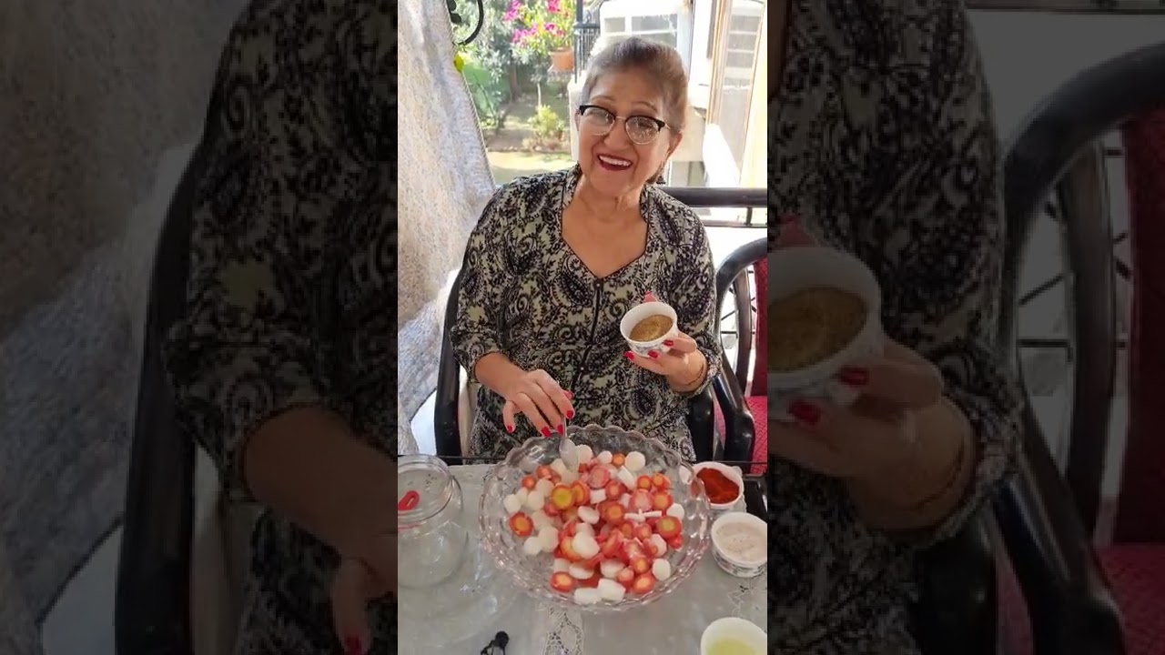 @tzfoodandlife Mera Vlog : Auntie ne banaya Mooli Gajar da Achar without any oil on demand ....