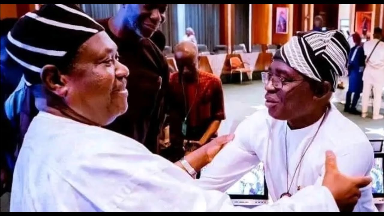 Bishop Scolds Benue Governor As APC Crisis Lingers - Watch The Mood At George Akume's Homecoming