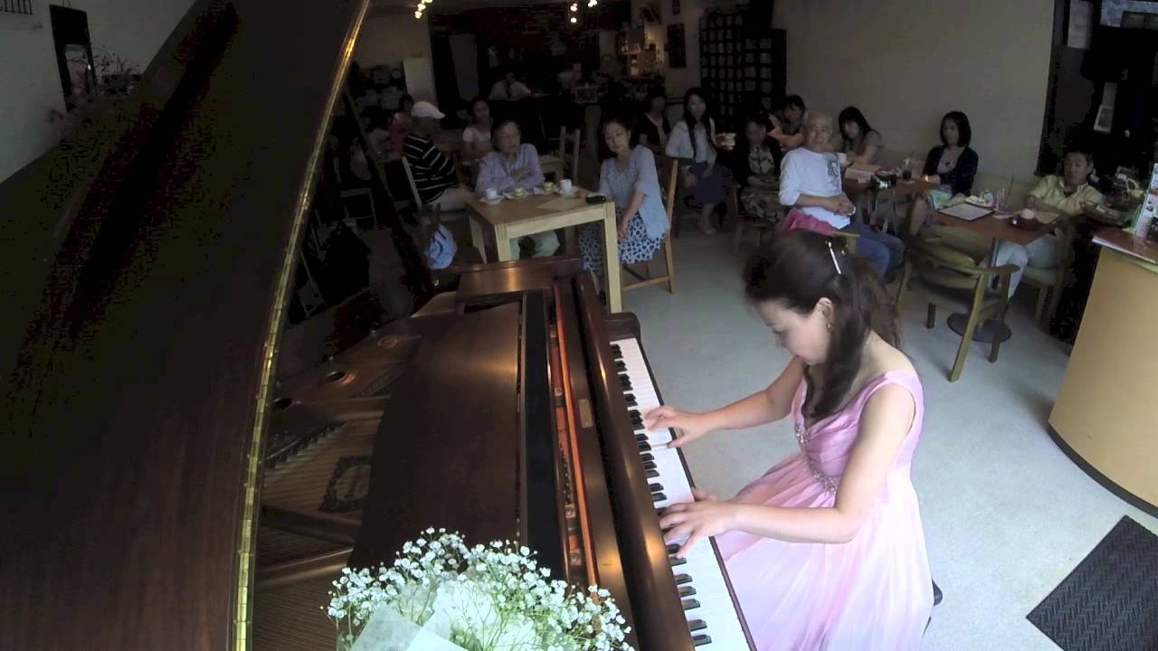 Schumann: Kinderszenen op.15 "Traumerei"  Naomi Suzuki
