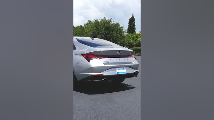 2022 Hyundai Elantra SEL | Universal Hyundai