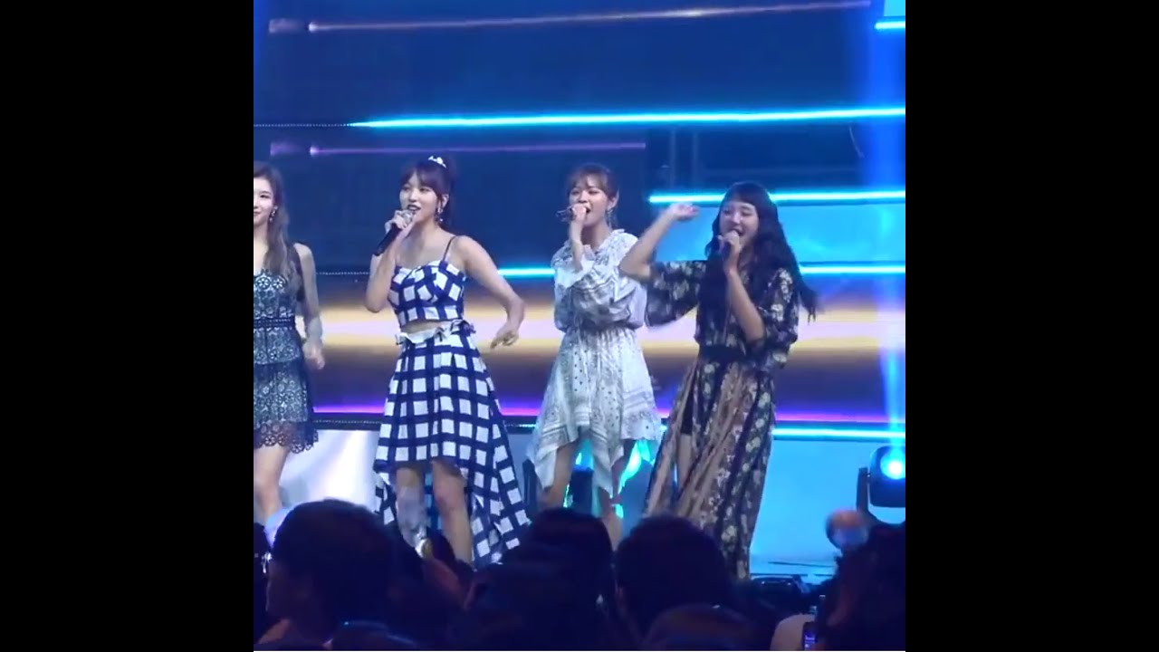 Tension between Chaeyoung & Jeongyeon over Mina Part 1! JeongMi or Michaeng??