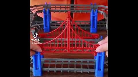 Lắp đường ray tàu xe chạy