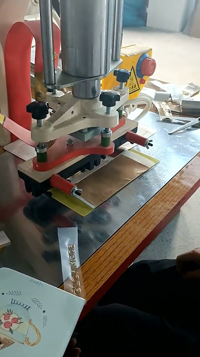 Double head high frequency welding machine for welding the TPU logo on the cover of the IPAD