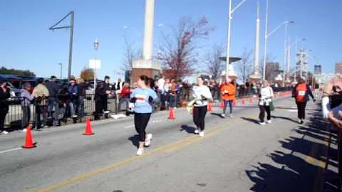 Eileen Torres ATC Marathon finish 11-26-2009